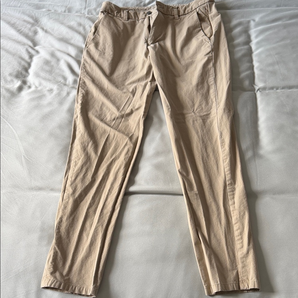 Lululemon Men's Khaki Pants